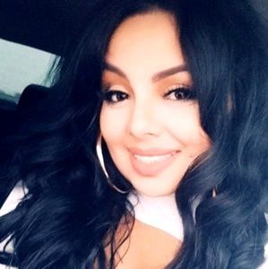 Meet your Posher, Daniella